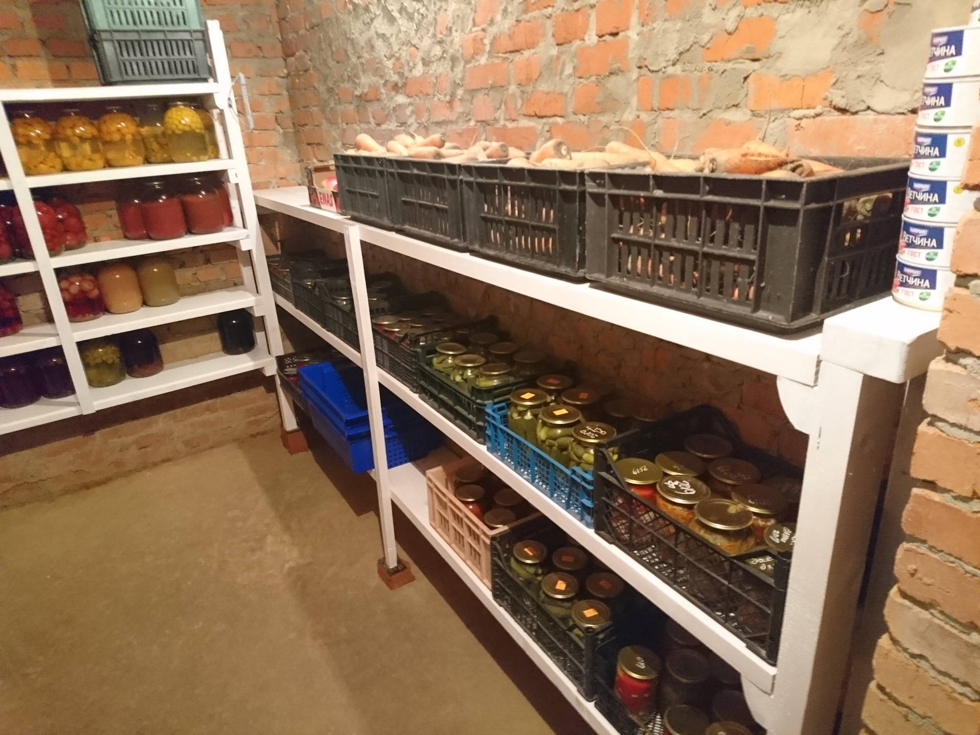 Самостоятельная постройка погреба в гараже