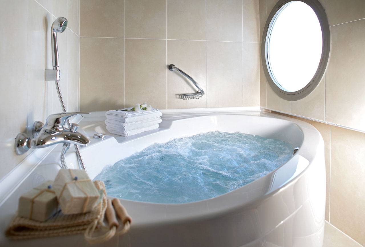 Гидромассажные ванны: обзор, рекомендации по выбору, отзывы потребителей