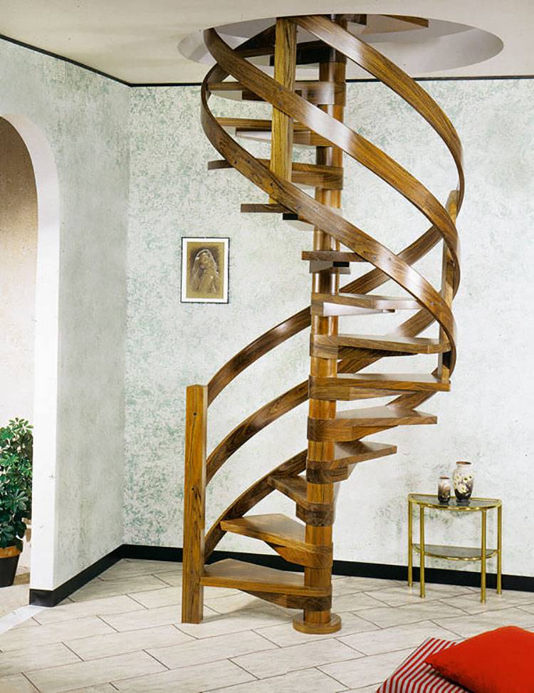 Купить винтовую лестницу на второй. Винтовая деревянная лестница ДЛС-034 С металлом. Малогабаритная винтовая лестница suono 120/60. Стамет винтовая лестница. Лестница винтовая металлическая 2м15см.