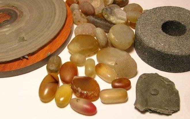 Обработка натурального драгоценного камня своими руками в домашних условиях: как распиливать и полировать