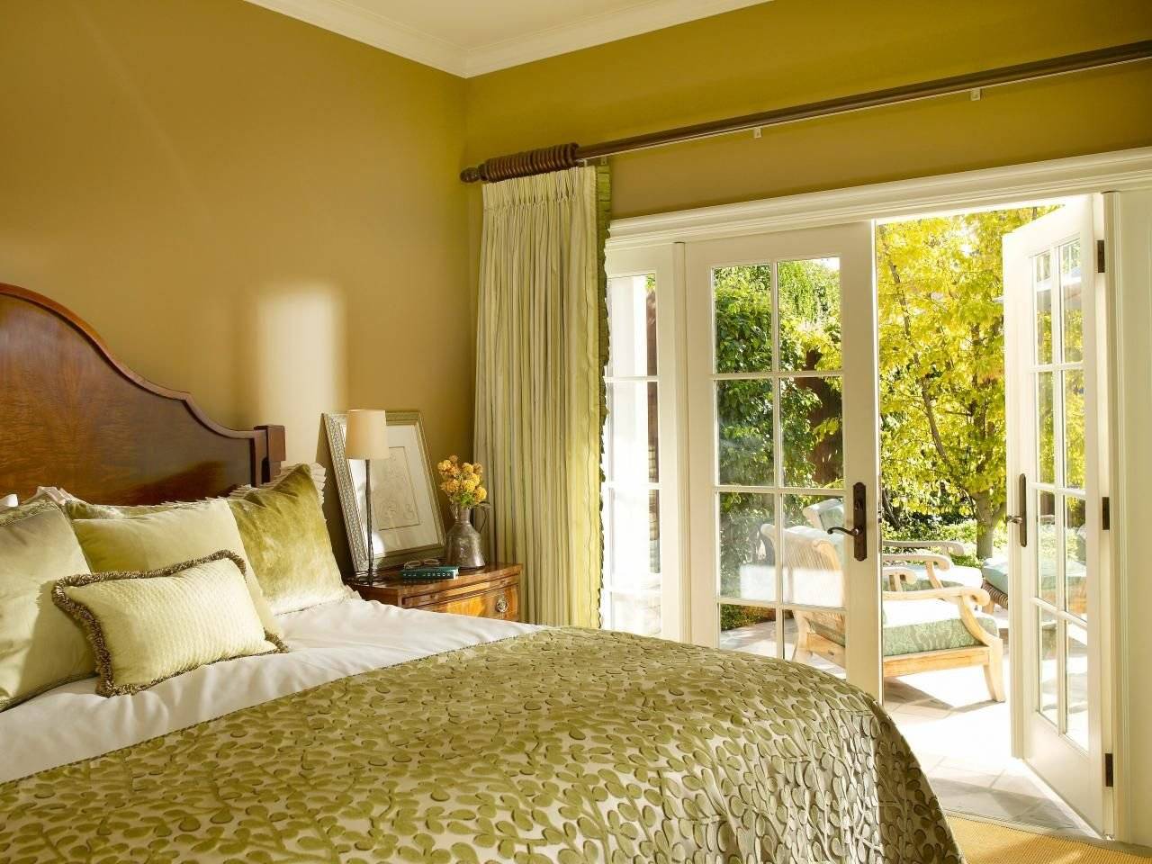 Оливковый цвет в интерьере комнат