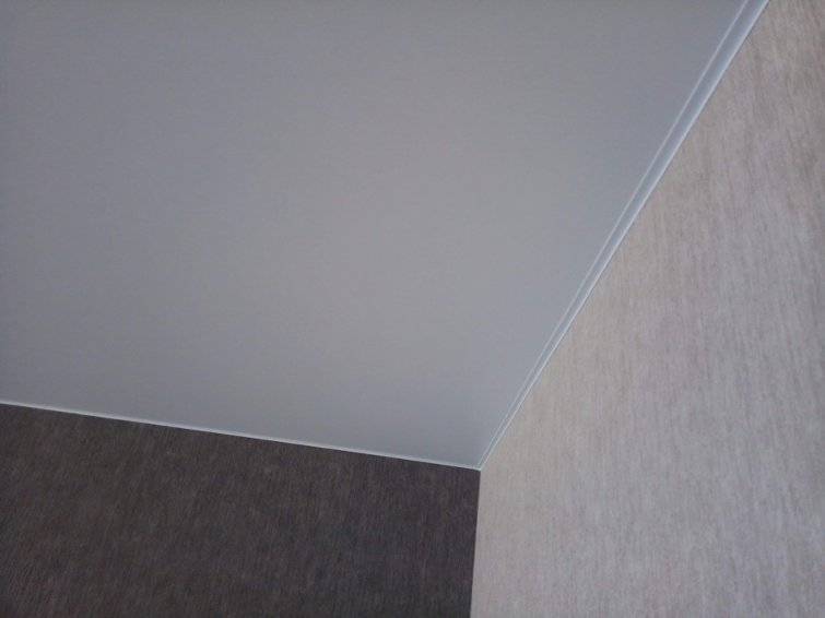 Натяжной потолок без плинтуса: фото