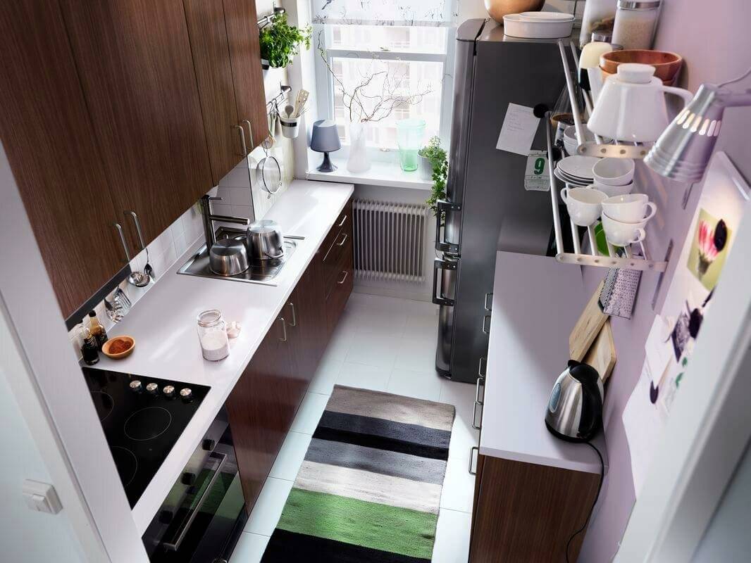 планировка на маленькой кухне с холодильником