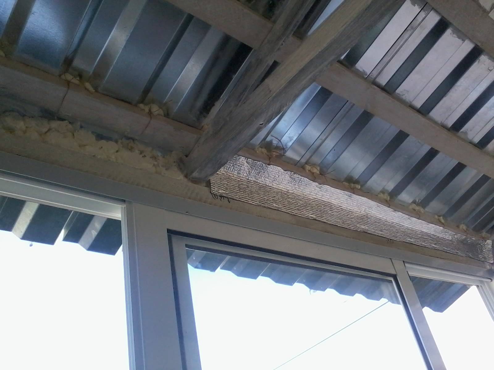 Ремонтируем крышу на балконе последнего этажа