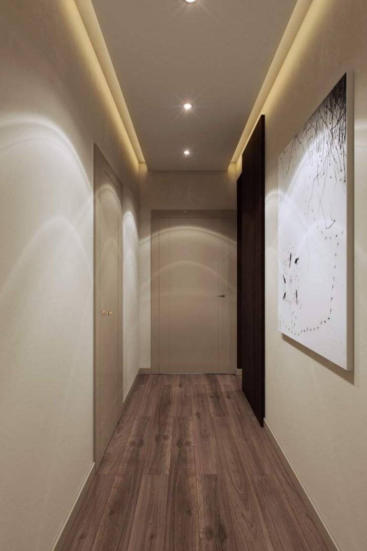 Натяжной потолок в коридоре, прихожей: как сделать в узком, длинном коридоре, буквой г