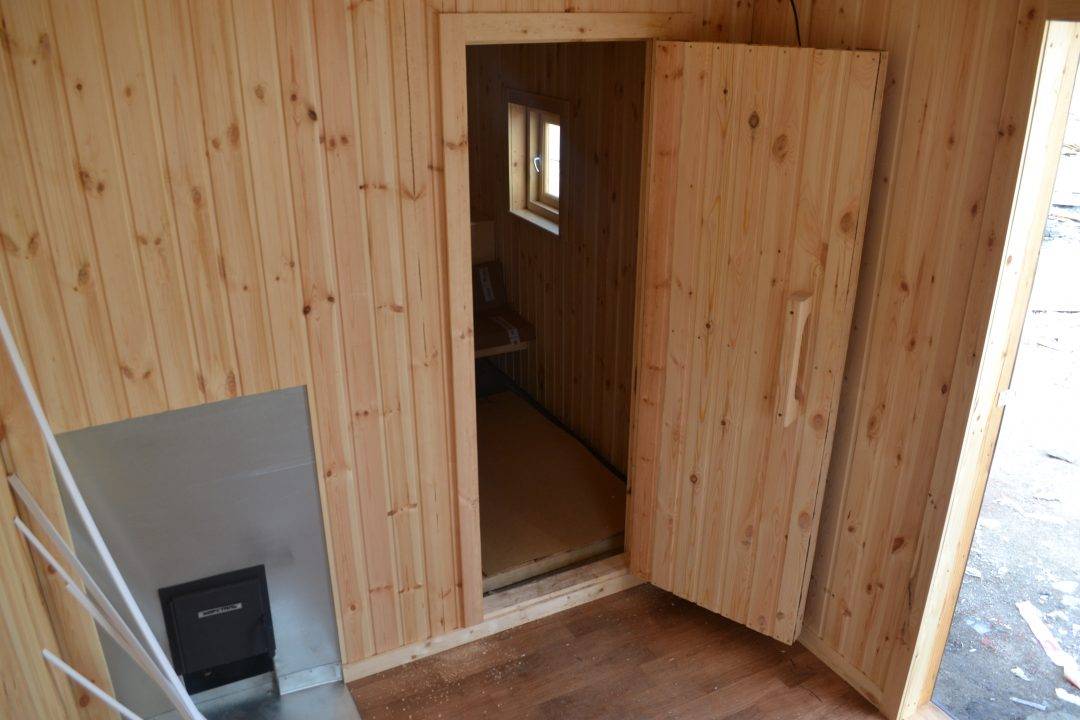 Баня из бытовки — инструкция как сделать вагончик на даче своими руками
