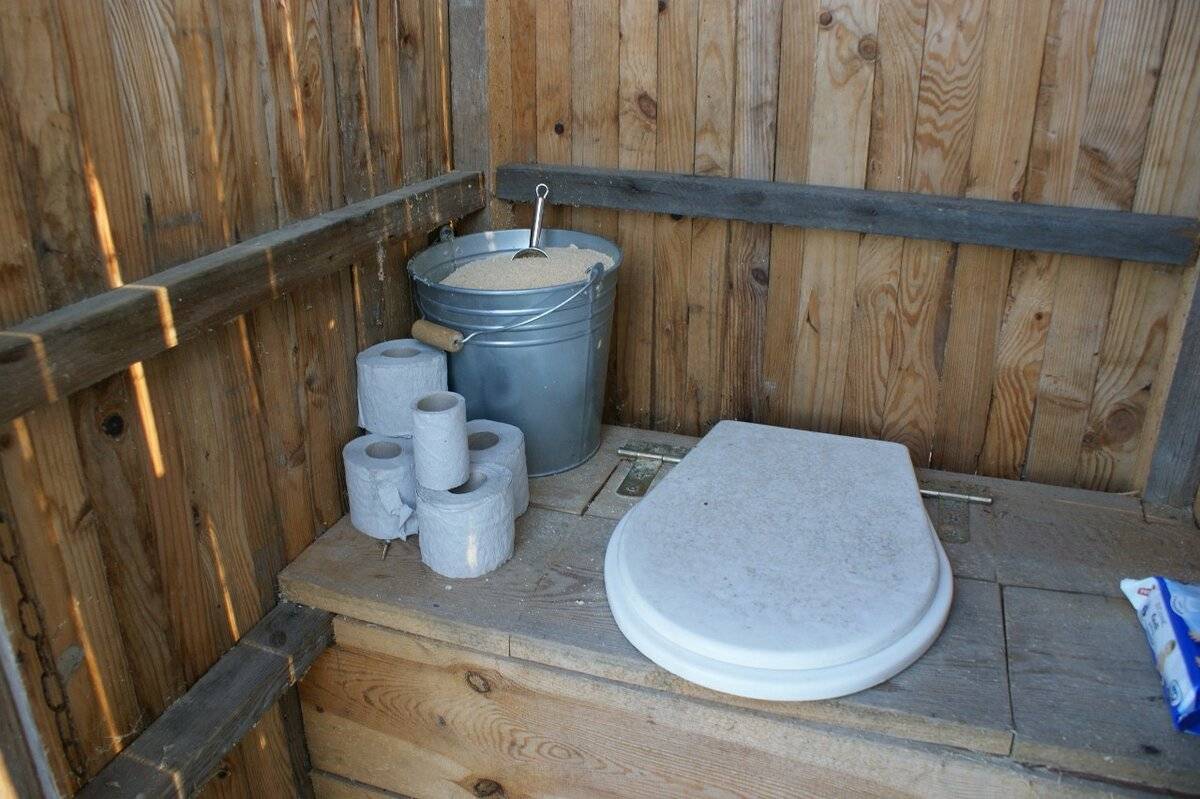 варианты дачного туалета без выгребной ямы
