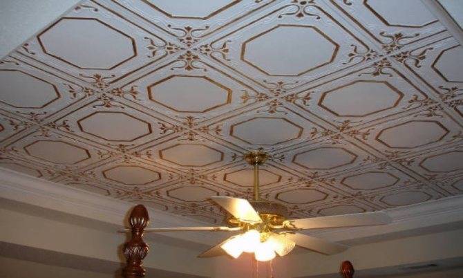 Можно ли клеить потолочную плитку на побелку