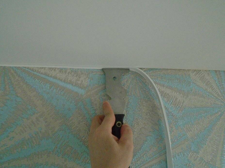 Какой использовать клей для потолочной плитки? только проверенные варианты