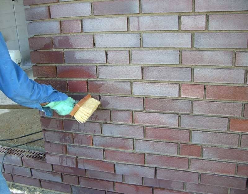 Какой краской красить кирпич?