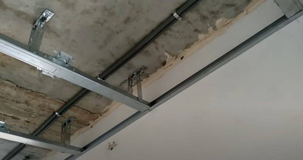 Потолок из гипсокартона с подсветкой