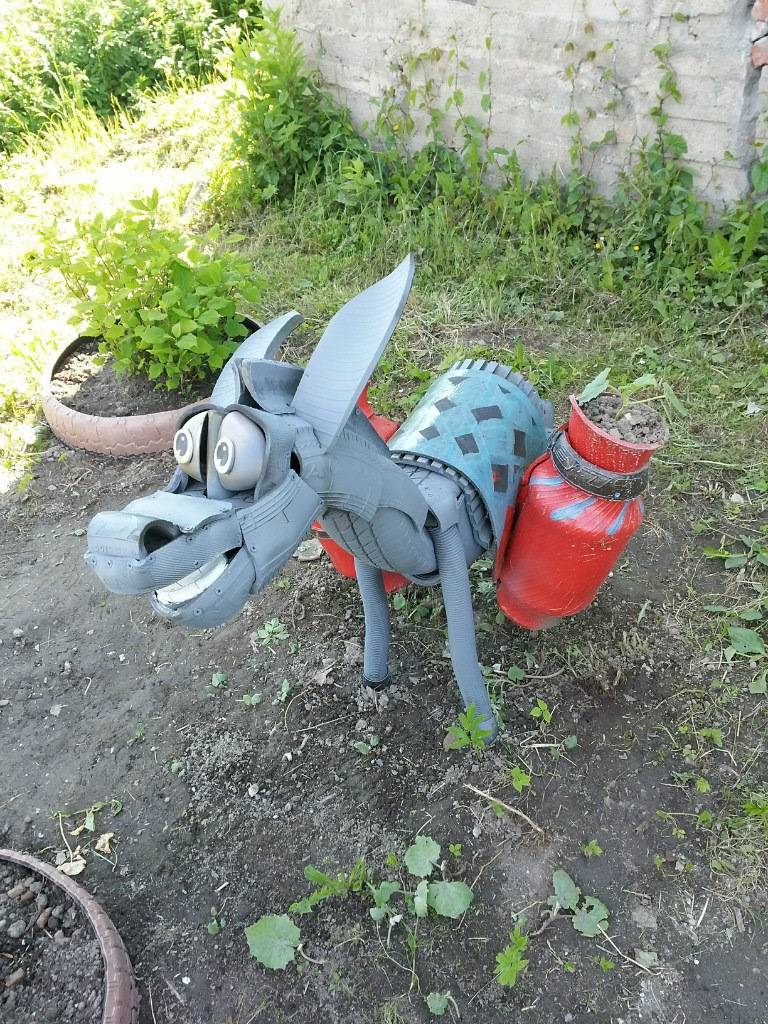 Поделки из пластиковых бутылок - 69 фото идей изделий из пластика для сада, дачи, огорода