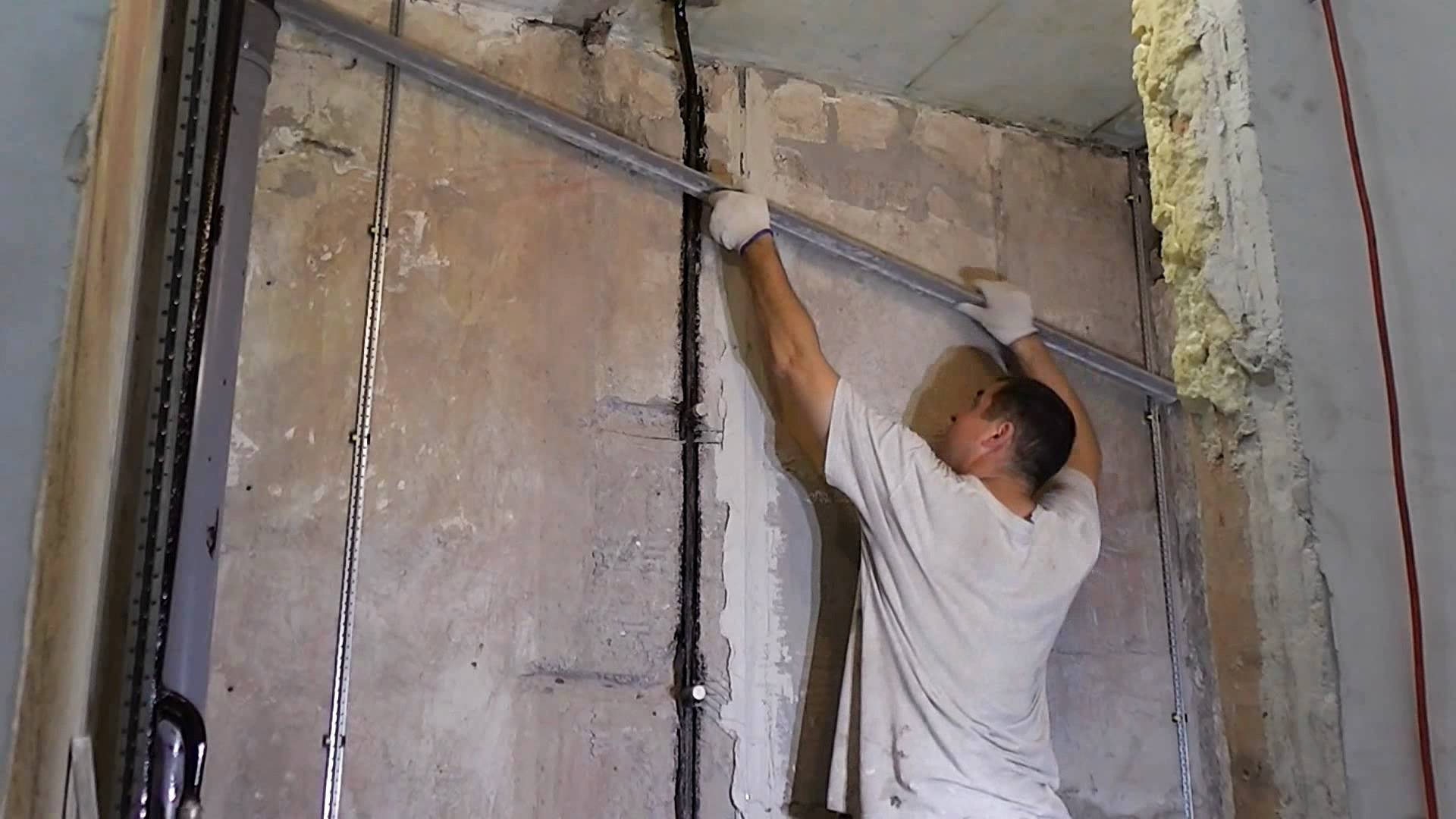 Как штукатурить углы стен: подготовительный процесс и как правильно выводить, а также выровнять под 90 градусов, каким образом сделать внутренние и внешние?