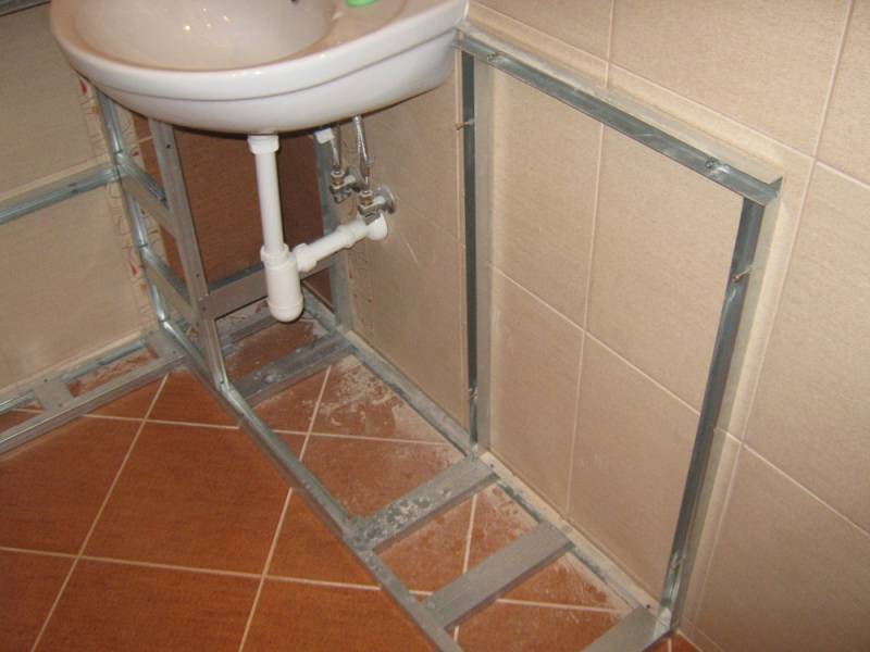 Как скрыть трубы в ванной комнате: маскируем канализационные и водопроводные системы своими руками + видео и фото