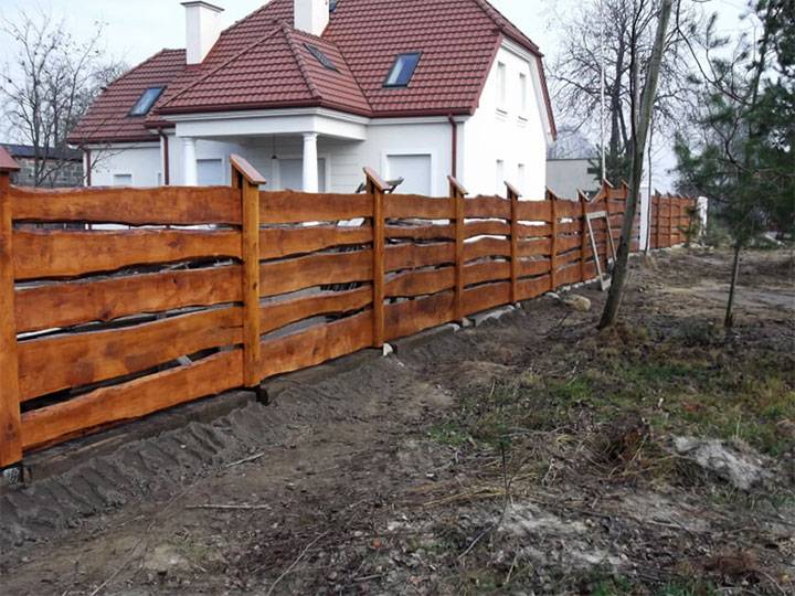 Плетеный забор из досок: фото, как сделать своими руками из дерева