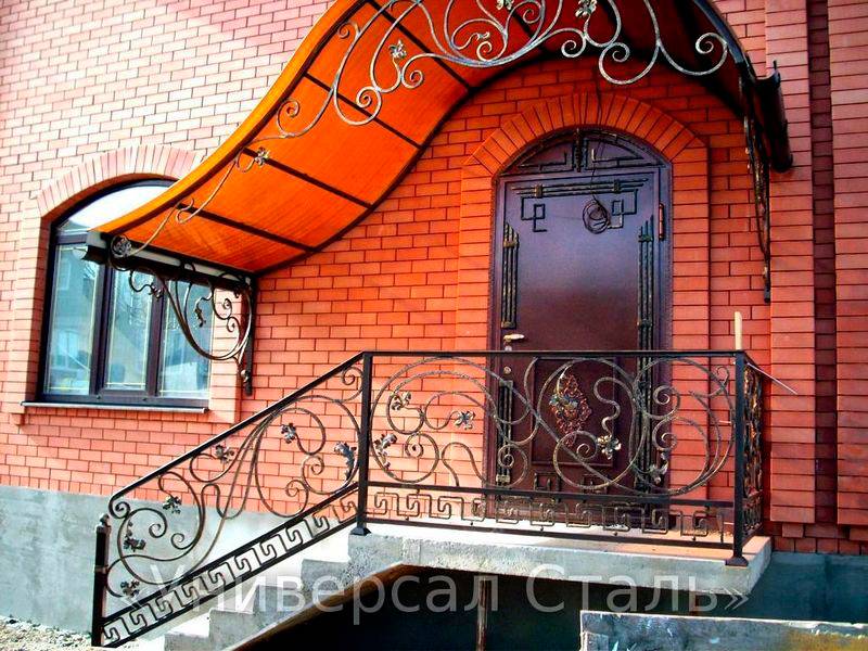 Кованые перила для крыльца: фото лучших работ и описание ограждающих изделий
