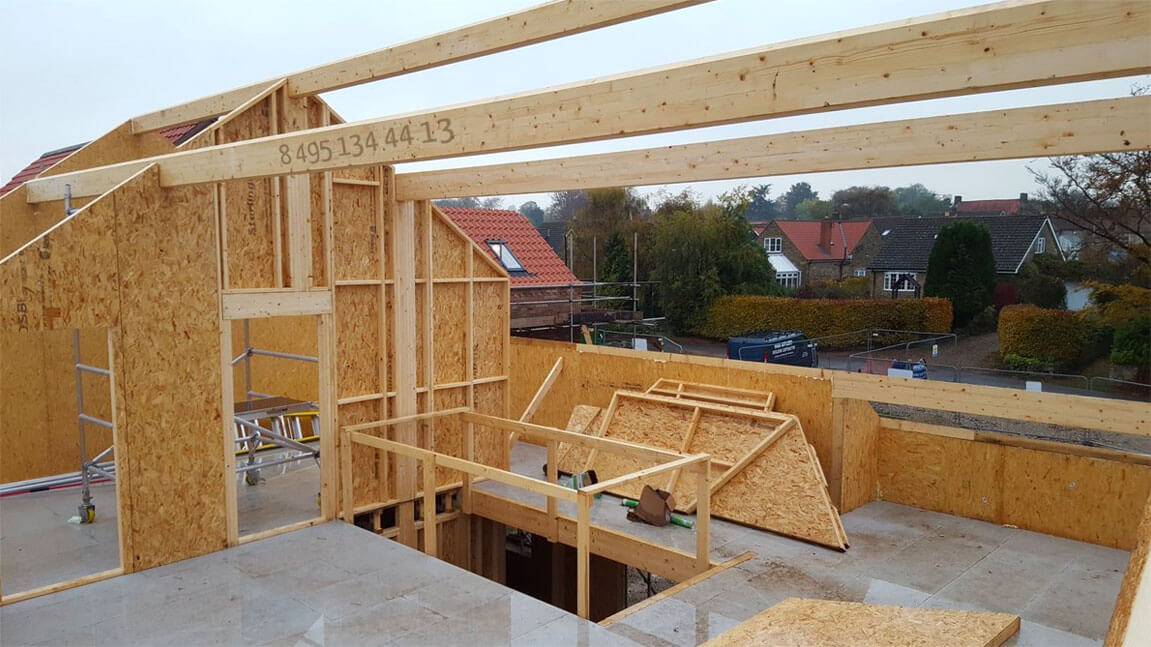 Дом из сип панелей своими руками. SIP (Structural Insulated Panel). Укосины дома из СИП панелей. Постройка самому дома с СИП панелей. Строительство дома из СИП панелей своими руками.