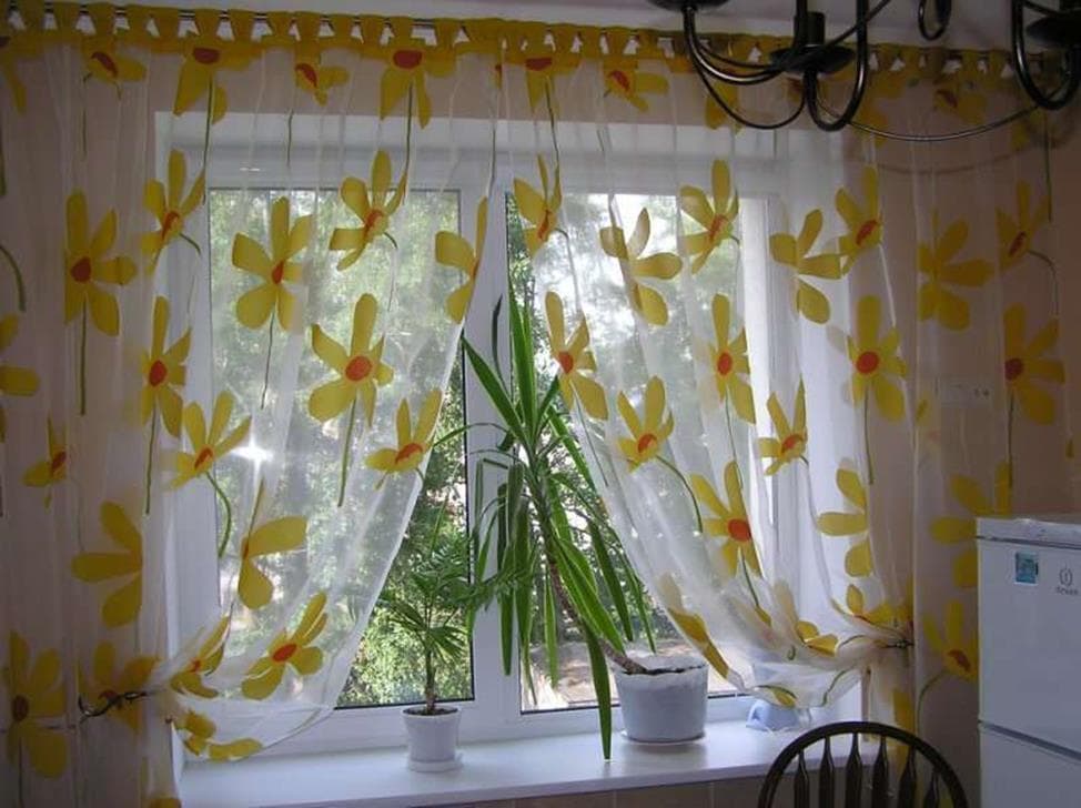Шторы для кухни: 70 фото реальных интерьеров