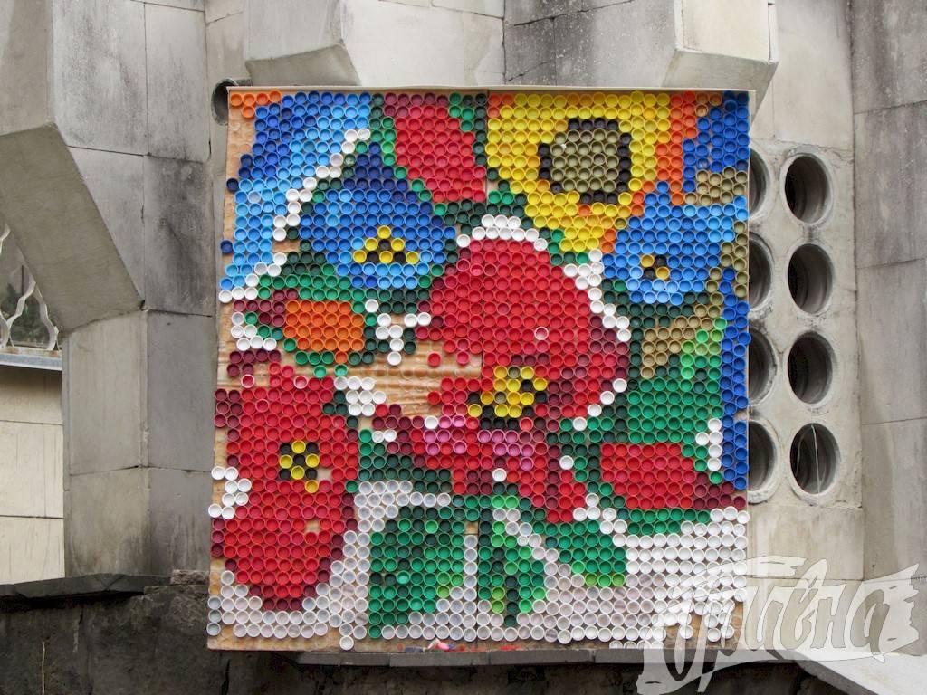 Мозаика из бутылочных крышек - страна мам