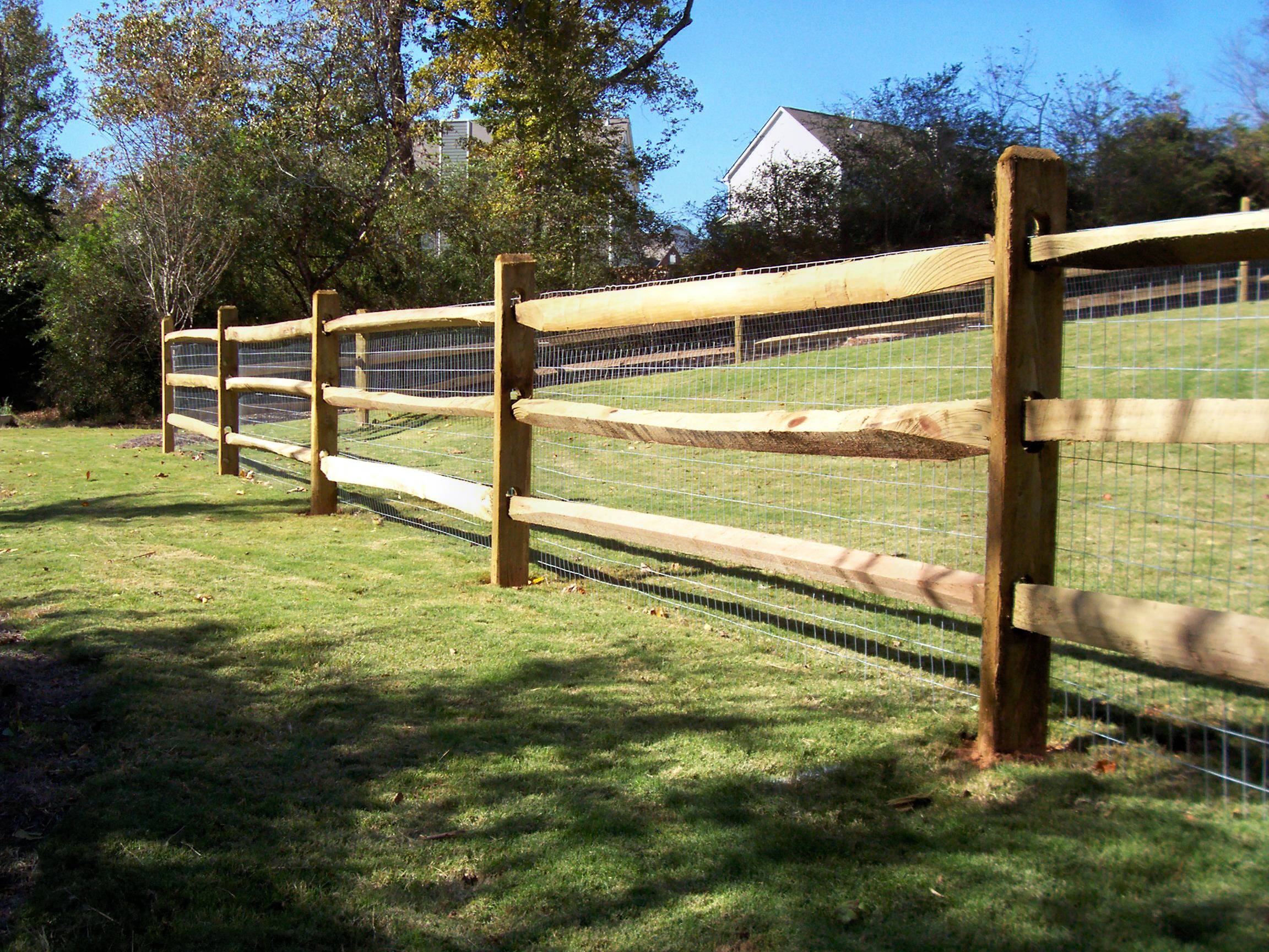 Забор ранчо из дерева фото