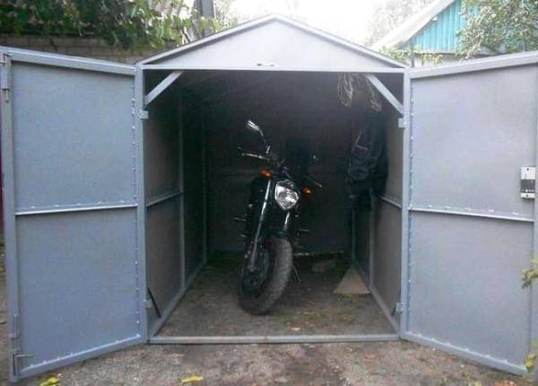Строим гараж для мотоцикла своими руками: полезные советы